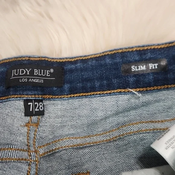 Judy Blue Slim Fit Medium Wash Distressed Jean's - Picture 4 of 5